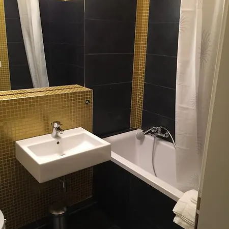 Charles Square Apartman *