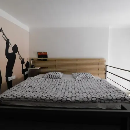 Charles Square Apartman *